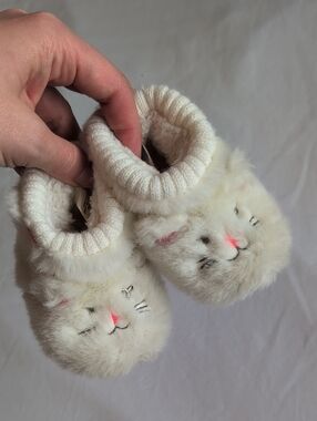 roxy baby adorable fluffy kitten slippers with knit & faux fur lining infant 2